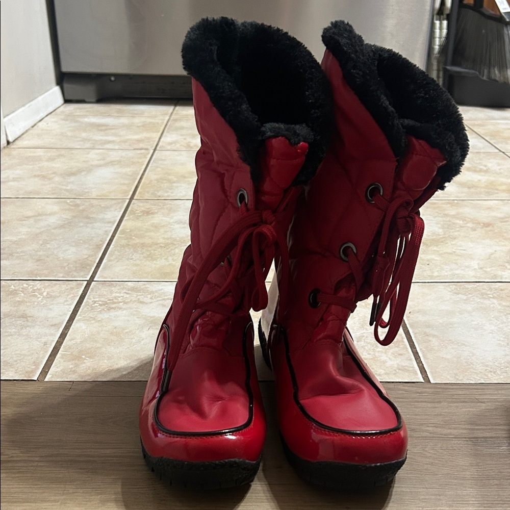 Sporto Red Winter Boots with Black Trim
